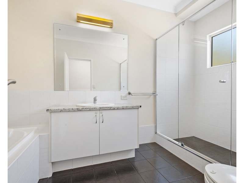 16 Vincent Lookout, Bedfordale WA 6112