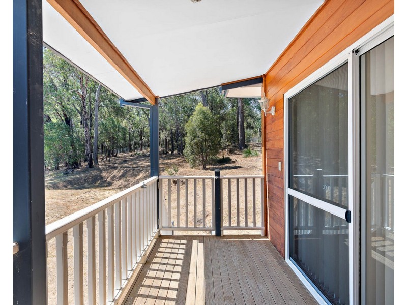 16 Vincent Lookout, Bedfordale WA 6112