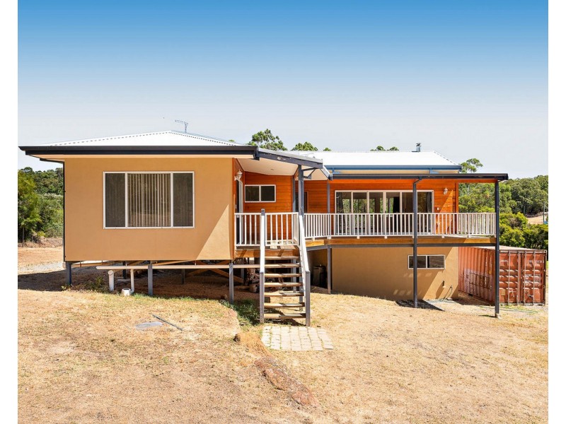16 Vincent Lookout, Bedfordale WA 6112