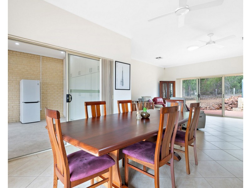 8 Kimber Rise, Bedfordale WA 6112