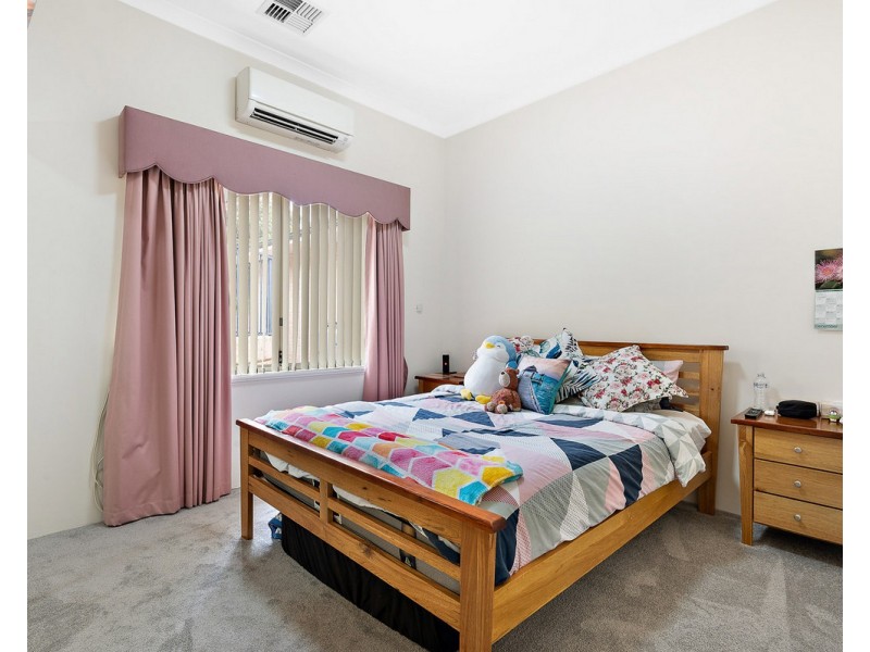 8 Kimber Rise, Bedfordale WA 6112