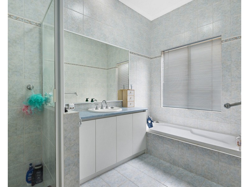 8 Kimber Rise, Bedfordale WA 6112