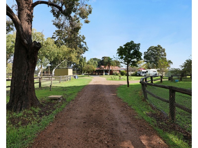 269 Eleventh Road, Hilbert WA 6112