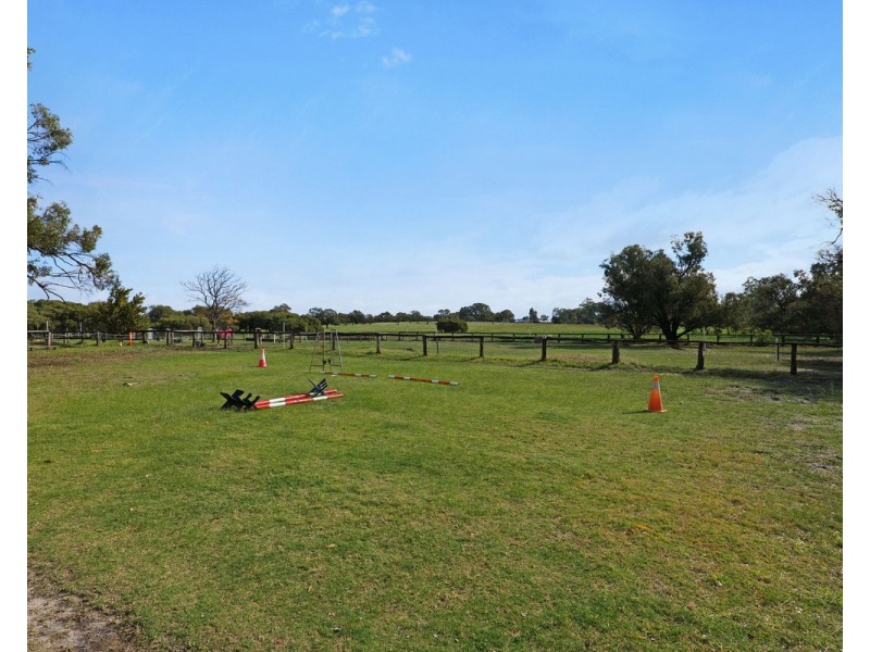 269 Eleventh Road, Hilbert WA 6112