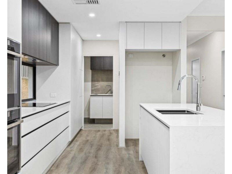 49 Onyx Road, Mount Richon WA 6112