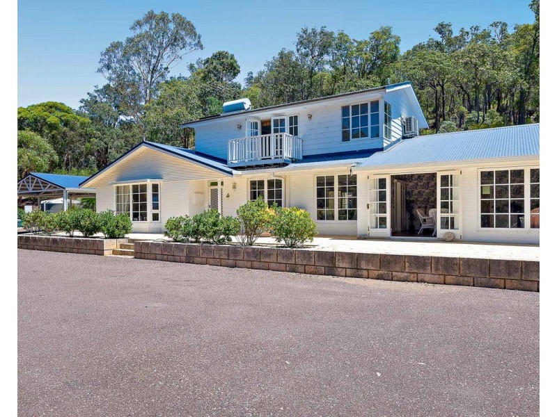 261 Carradine Road, Bedfordale WA 6112