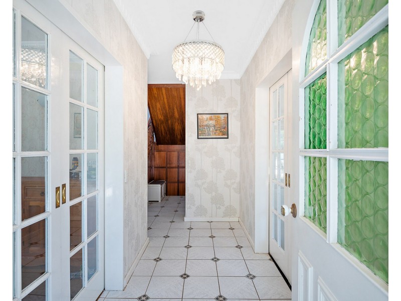 261 Carradine Road, Bedfordale WA 6112