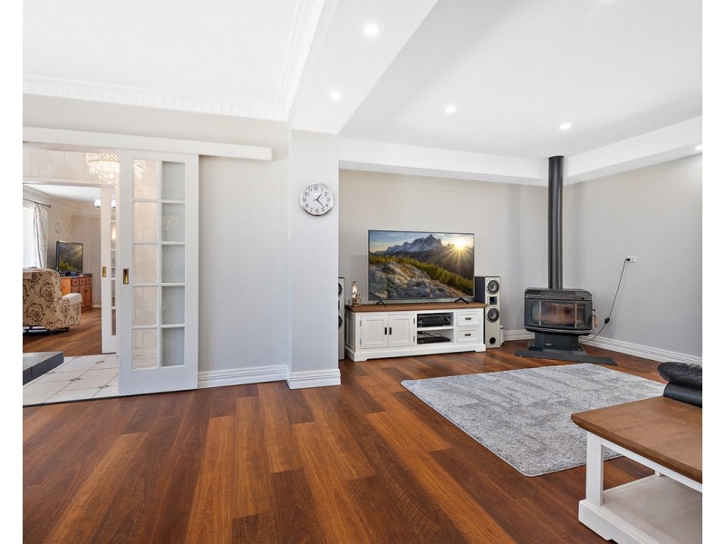 261 Carradine Road, Bedfordale WA 6112