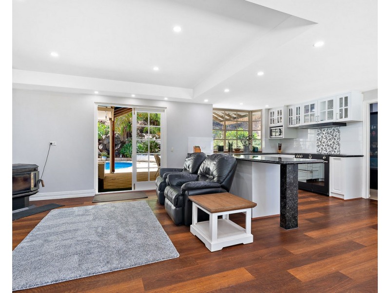 261 Carradine Road, Bedfordale WA 6112