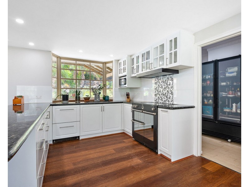 261 Carradine Road, Bedfordale WA 6112