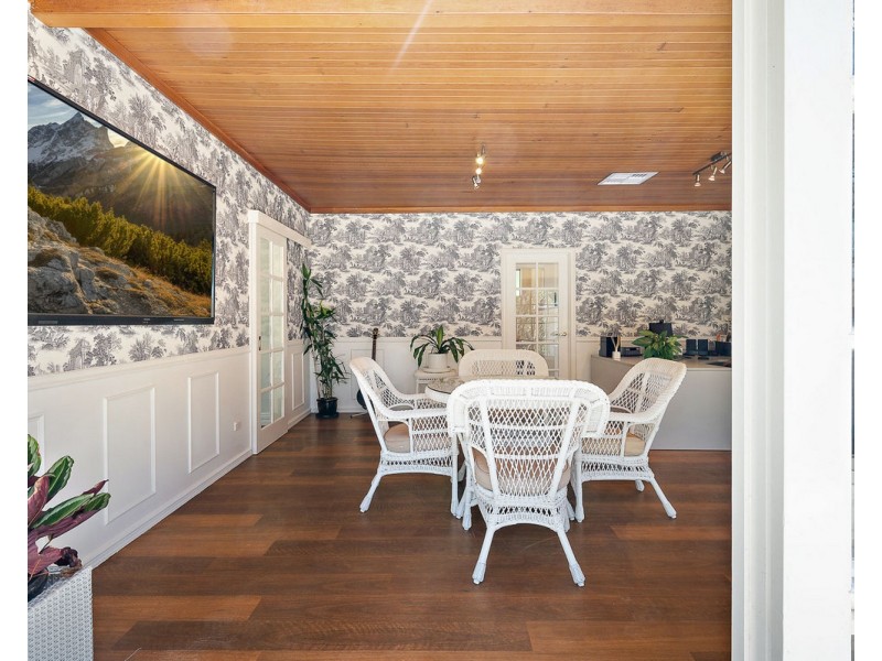 261 Carradine Road, Bedfordale WA 6112