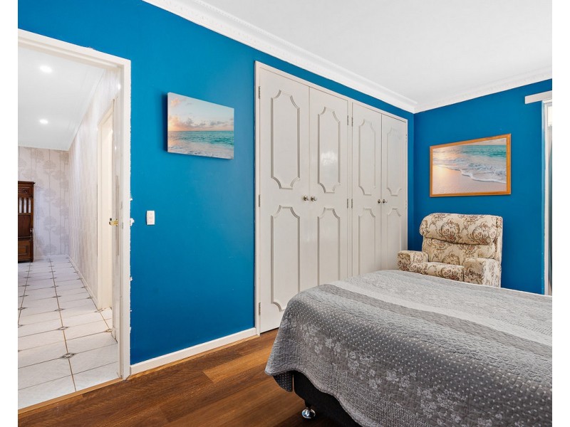 261 Carradine Road, Bedfordale WA 6112