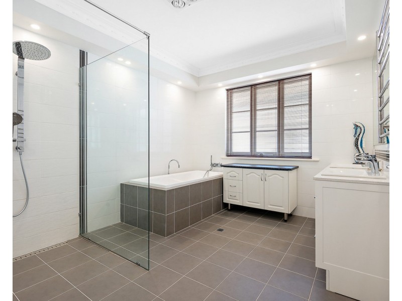 261 Carradine Road, Bedfordale WA 6112