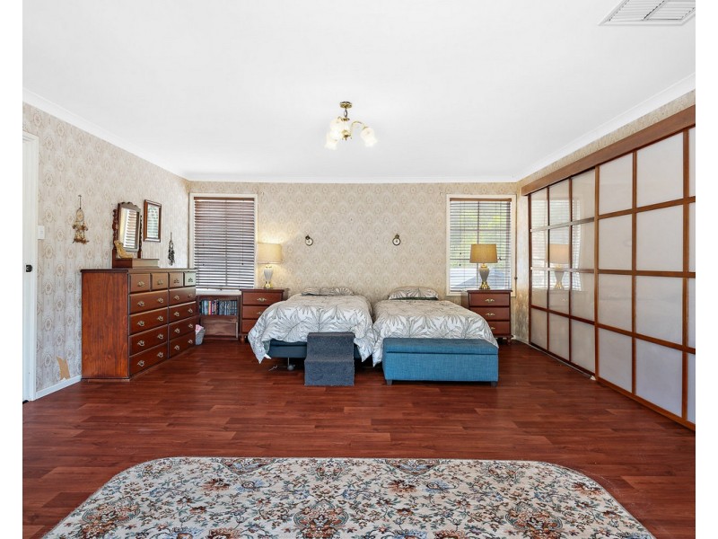 261 Carradine Road, Bedfordale WA 6112