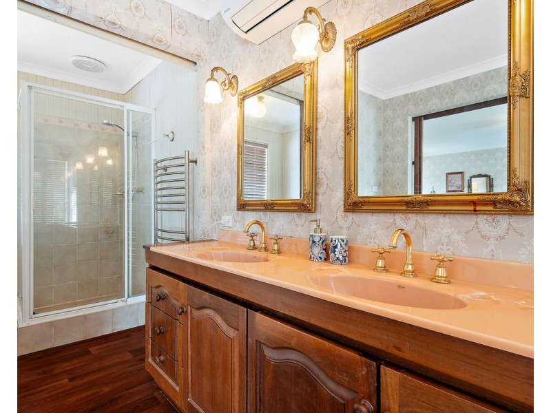 261 Carradine Road, Bedfordale WA 6112