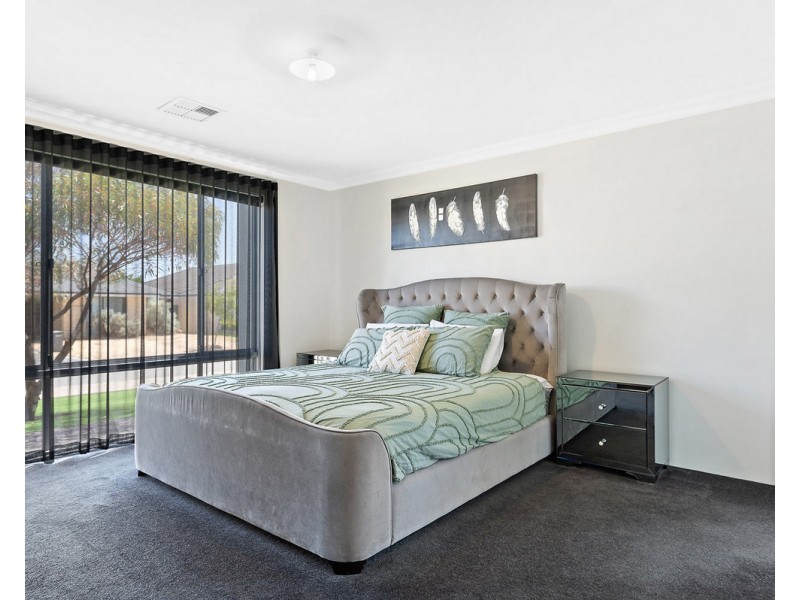 14 Balivanich Loop, Seville Grove WA 6112