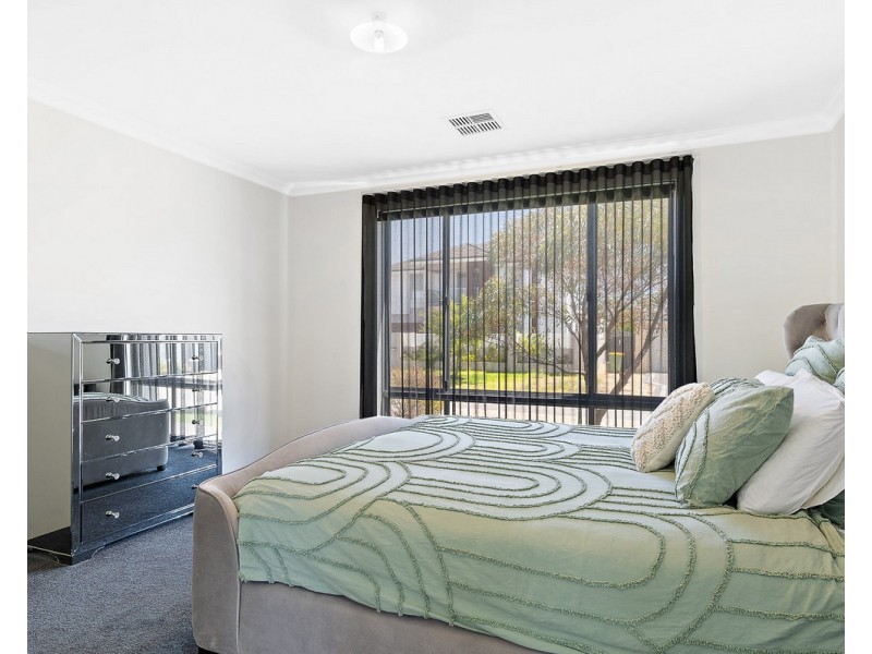 14 Balivanich Loop, Seville Grove WA 6112