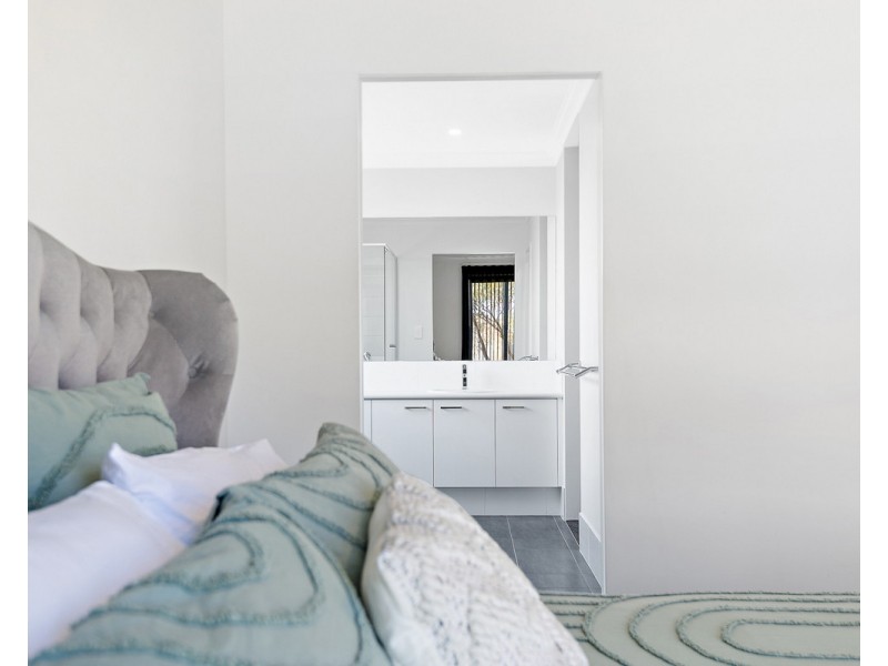 14 Balivanich Loop, Seville Grove WA 6112