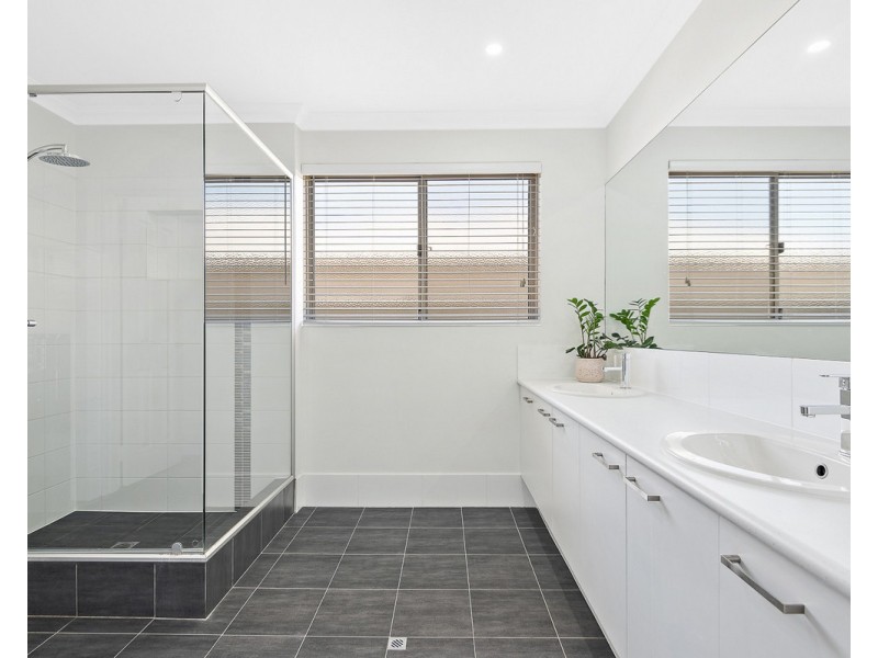 14 Balivanich Loop, Seville Grove WA 6112