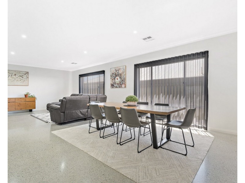 14 Balivanich Loop, Seville Grove WA 6112