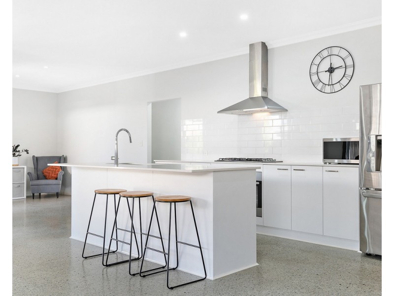14 Balivanich Loop, Seville Grove WA 6112