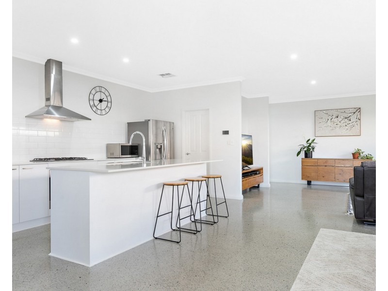 14 Balivanich Loop, Seville Grove WA 6112