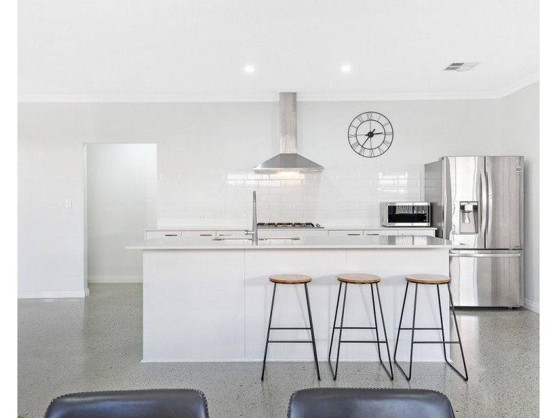 14 Balivanich Loop, Seville Grove WA 6112