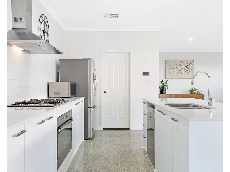 14 Balivanich Loop, Seville Grove WA 6112