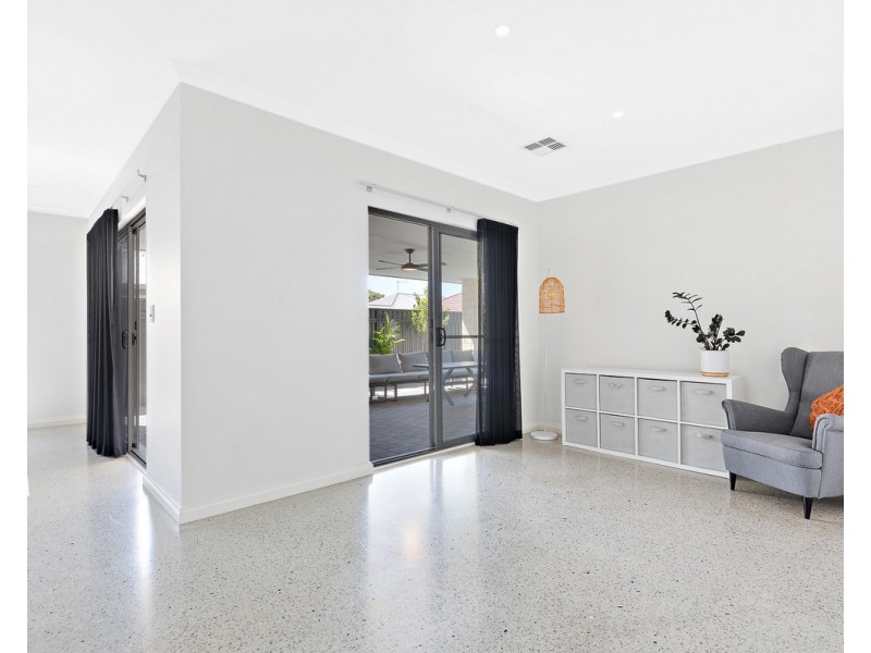 14 Balivanich Loop, Seville Grove WA 6112