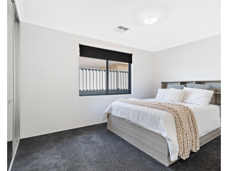 14 Balivanich Loop, Seville Grove WA 6112
