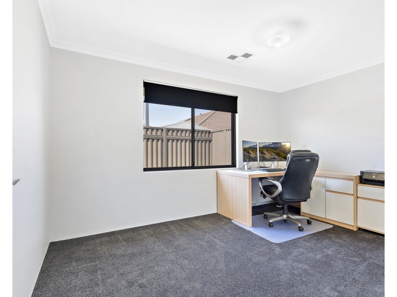 14 Balivanich Loop, Seville Grove WA 6112