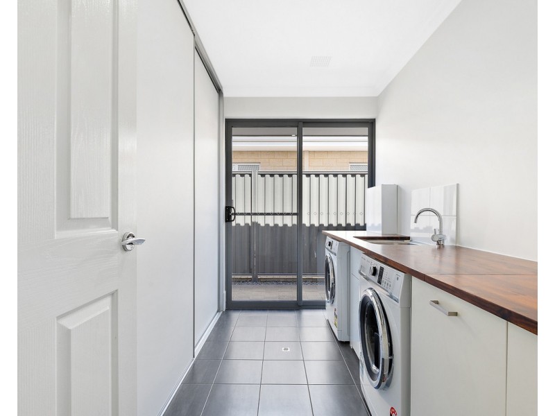 14 Balivanich Loop, Seville Grove WA 6112