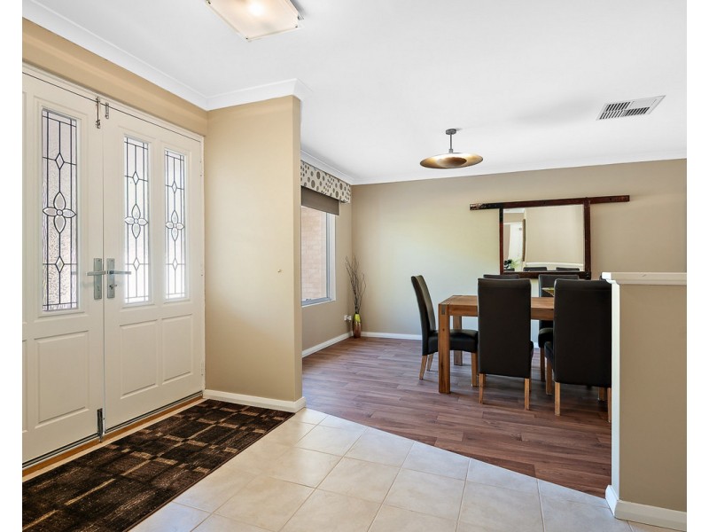 2 Kruseana Grove, Roleystone WA 6111