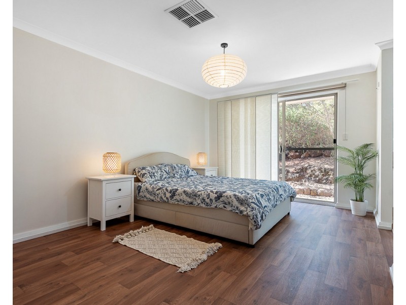 2 Kruseana Grove, Roleystone WA 6111