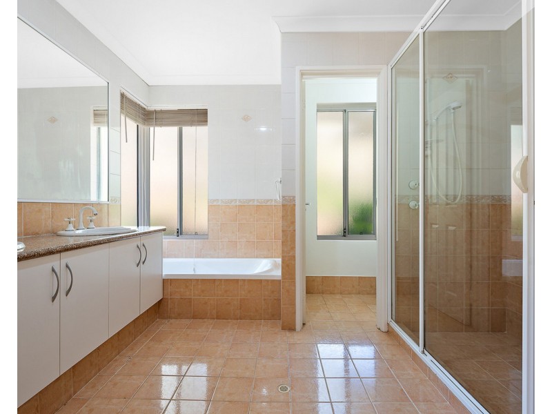 2 Kruseana Grove, Roleystone WA 6111