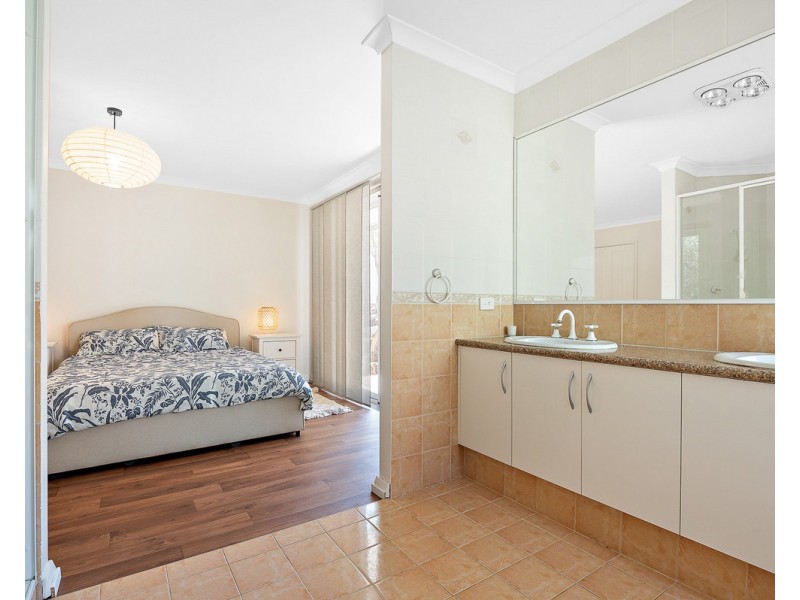 2 Kruseana Grove, Roleystone WA 6111