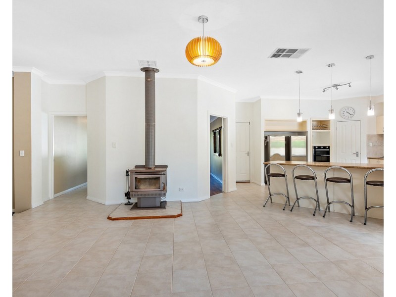 2 Kruseana Grove, Roleystone WA 6111