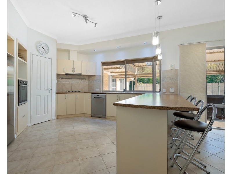 2 Kruseana Grove, Roleystone WA 6111