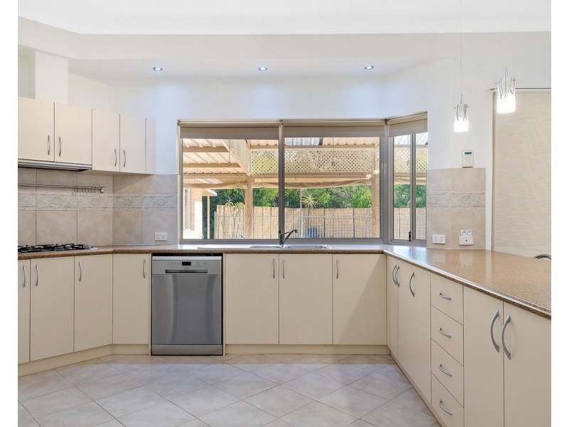 2 Kruseana Grove, Roleystone WA 6111