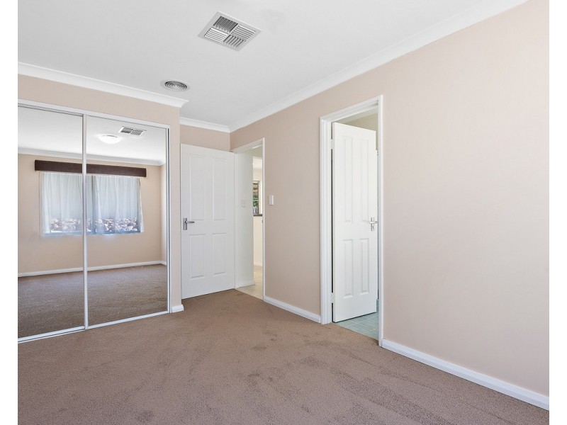 2 Kruseana Grove, Roleystone WA 6111