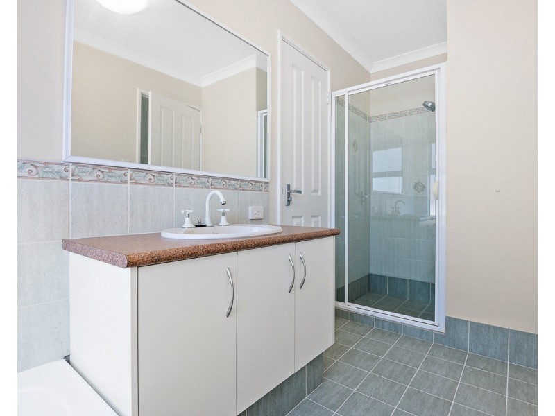 2 Kruseana Grove, Roleystone WA 6111