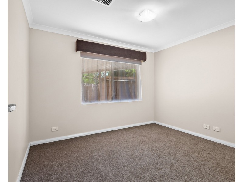 2 Kruseana Grove, Roleystone WA 6111