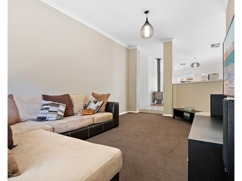 2 Kruseana Grove, Roleystone WA 6111