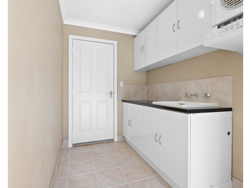 2 Kruseana Grove, Roleystone WA 6111