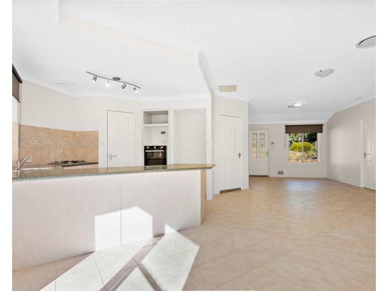 2 Kruseana Grove, Roleystone WA 6111