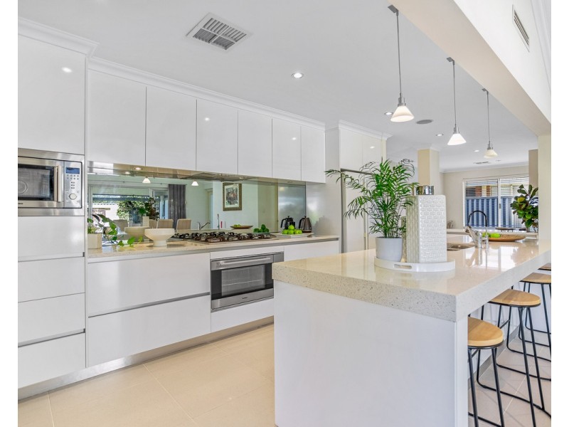 5 Bundoran Approach, Hilbert WA 6112