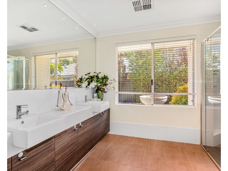 5 Bundoran Approach, Hilbert WA 6112