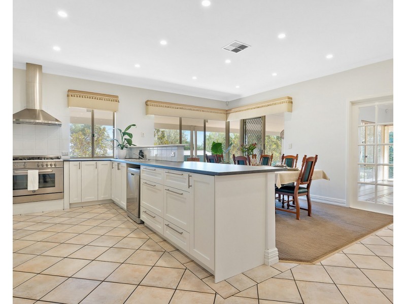 8 Claret Place, Mount Richon WA 6112