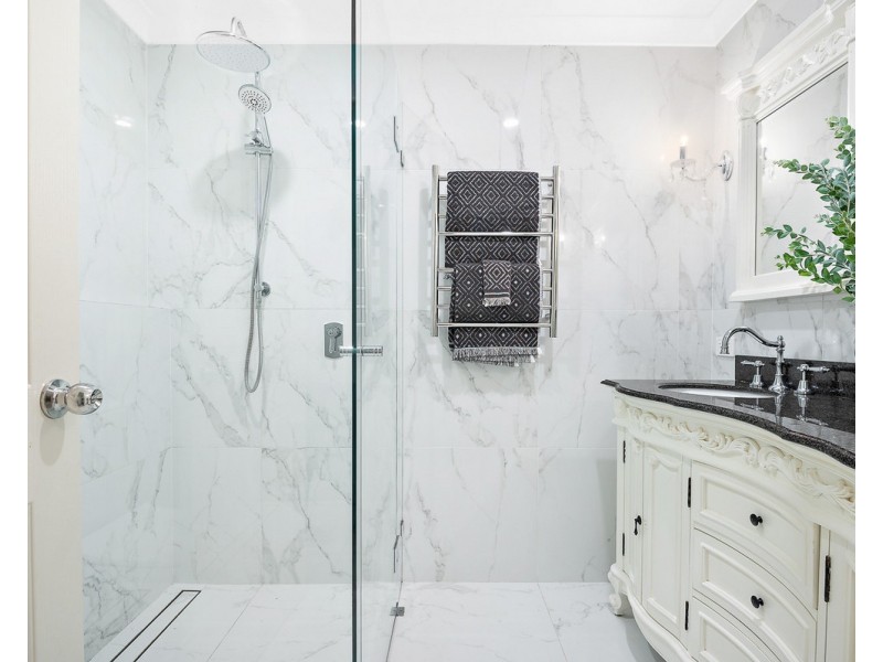 8 Claret Place, Mount Richon WA 6112