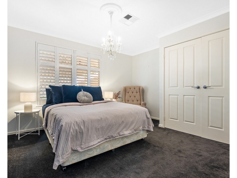 8 Claret Place, Mount Richon WA 6112